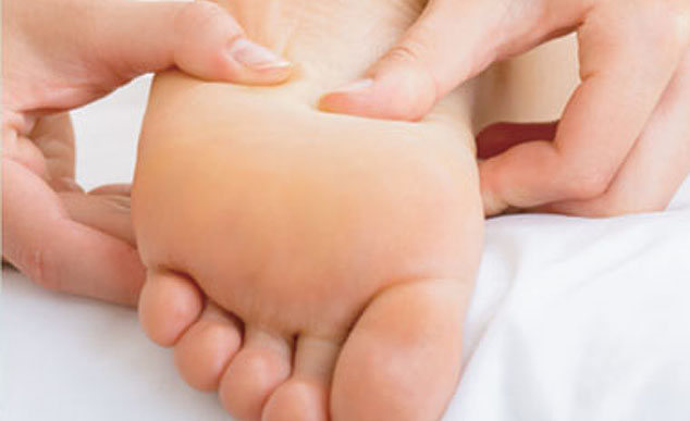 Отеки ног, как симптом – при каких заболеваниях отекают ноги, и к какому врачу обращаться?
